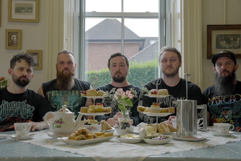 Raised By Owls - Into The Grave - Nederland