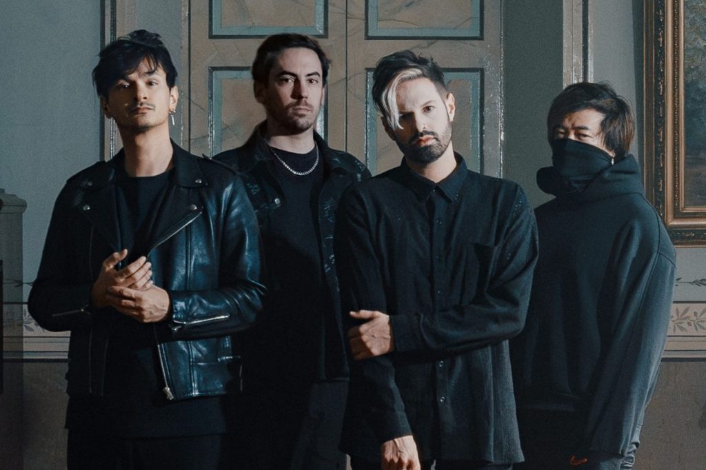 Revnoir - Into The GRave - Nederland